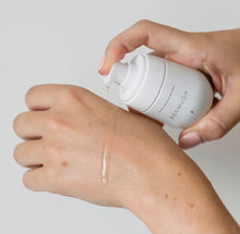 Load image into Gallery viewer, Dark Spot Treatment - Bermuda Oil