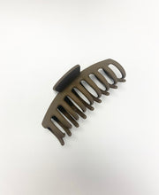 Load image into Gallery viewer, Claw Clips Large - Round
